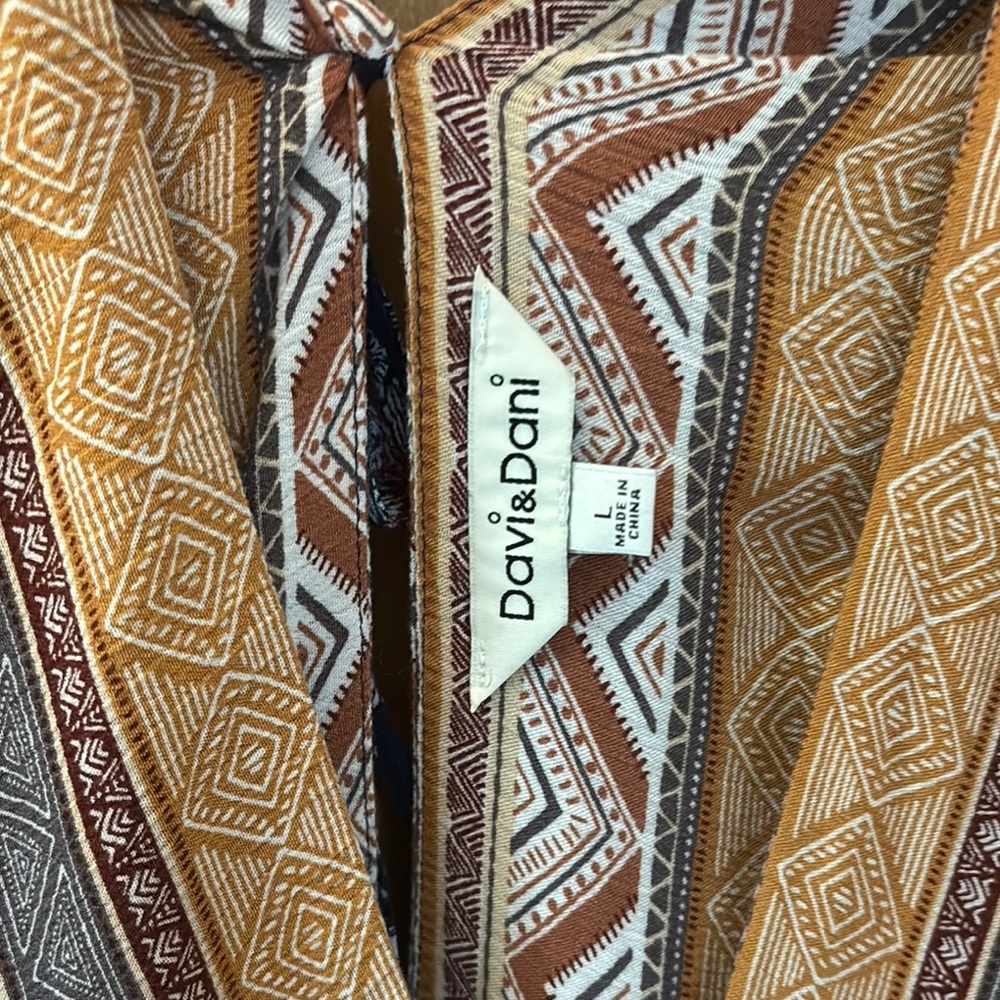 Davi & Dani Multicolor Geometric Blouse